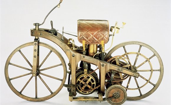 Gottlieb Daimler internal combustion engine